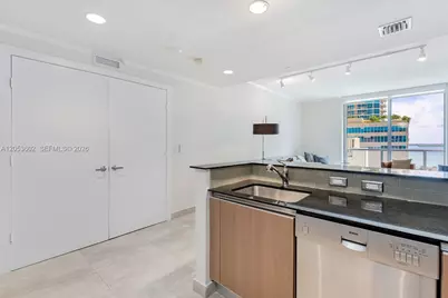 1060 Brickell Ave #1507, Miami, FL 33131 - Photo 21