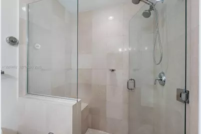 1060 Brickell Ave #1507, Miami, FL 33131 - Photo 17