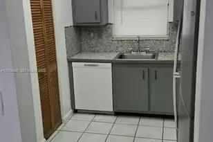 13707 Kendale Lakes Cir, Miami, FL 33183 - Photo 7