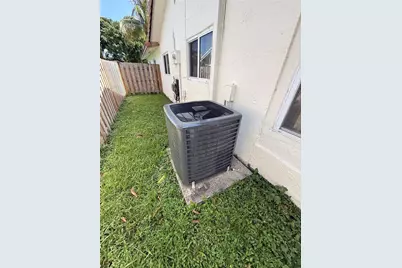 9341 NW 39th St, Sunrise, FL 33351 - Photo 25