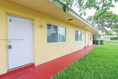 716 NE 8th St #4, Hallandale Beach, FL 33009 - Photo 9