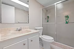 5950 Del Lago Cir, Sunrise, FL 33313 - Photo 17