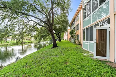 5950 Del Lago Cir #106, Sunrise, FL 33313 - Photo 11