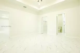 2524 Lakeview Dr, Lehigh Acres, FL 33936 - Photo 9