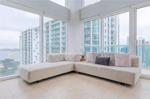 41 SE 5th St, Miami, FL 33131 - Photo 3