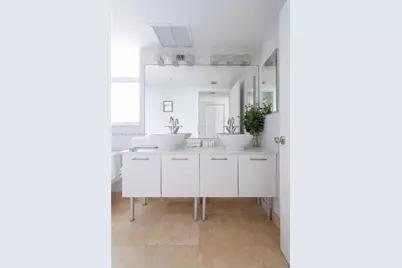 41 SE 5th St #2102, Miami, FL 33131 - Photo 13