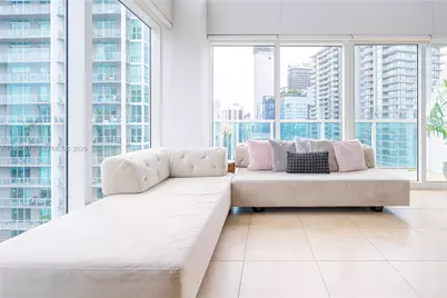 41 SE 5th St #2102, Miami, FL 33131 - Photo 5