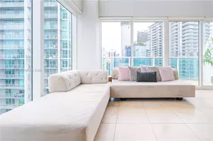 41 SE 5th St, Miami, FL 33131 - Photo 5