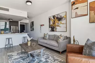 230 NE 4th St, Miami, FL 33132 - Photo 23
