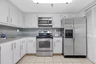 2625 Collins Ave, Miami Beach, FL 33140 - Photo 9