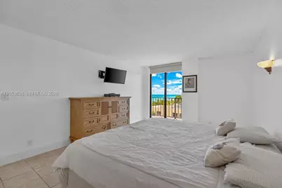 2625 Collins Ave #702, Miami Beach, FL 33140 - Photo 11