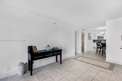 2625 Collins Ave #702, Miami Beach, FL 33140 - Photo 5