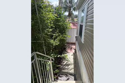390 NW 134th Ave, Plantation, FL 33325 - Photo 17