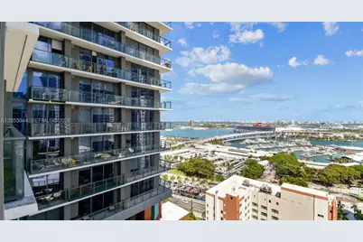 230 NE 4th Street #C1, Miami, FL 33132 - Photo 15
