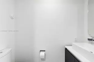 227 NE 2nd St, Miami, FL 33132 - Photo 3