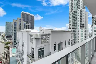 227 NE 2nd St, Miami, FL 33132 - Photo 31