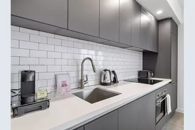 227 NE 2nd St #2706, Miami, FL 33132 - Photo 15