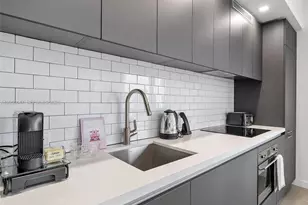 227 NE 2nd St, Miami, FL 33132 - Photo 15