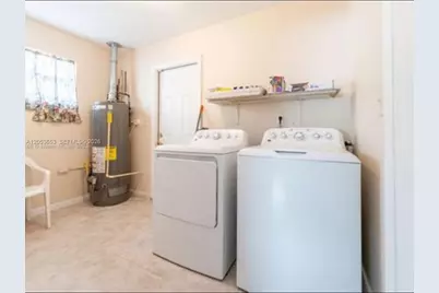 351 NW 206th Ter, Miami Gardens, FL 33169 - Photo 13