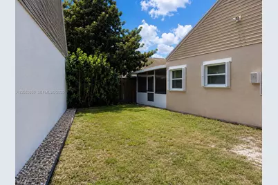 1040 SW 85th Ter, Pembroke Pines, FL 33025 - Photo 33