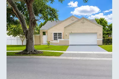 1040 SW 85th Ter, Pembroke Pines, FL 33025 - Photo 1