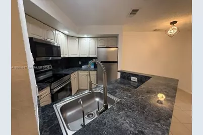 3410 N Pinewalk Dr N #818, Margate, FL 33063 - Photo 9