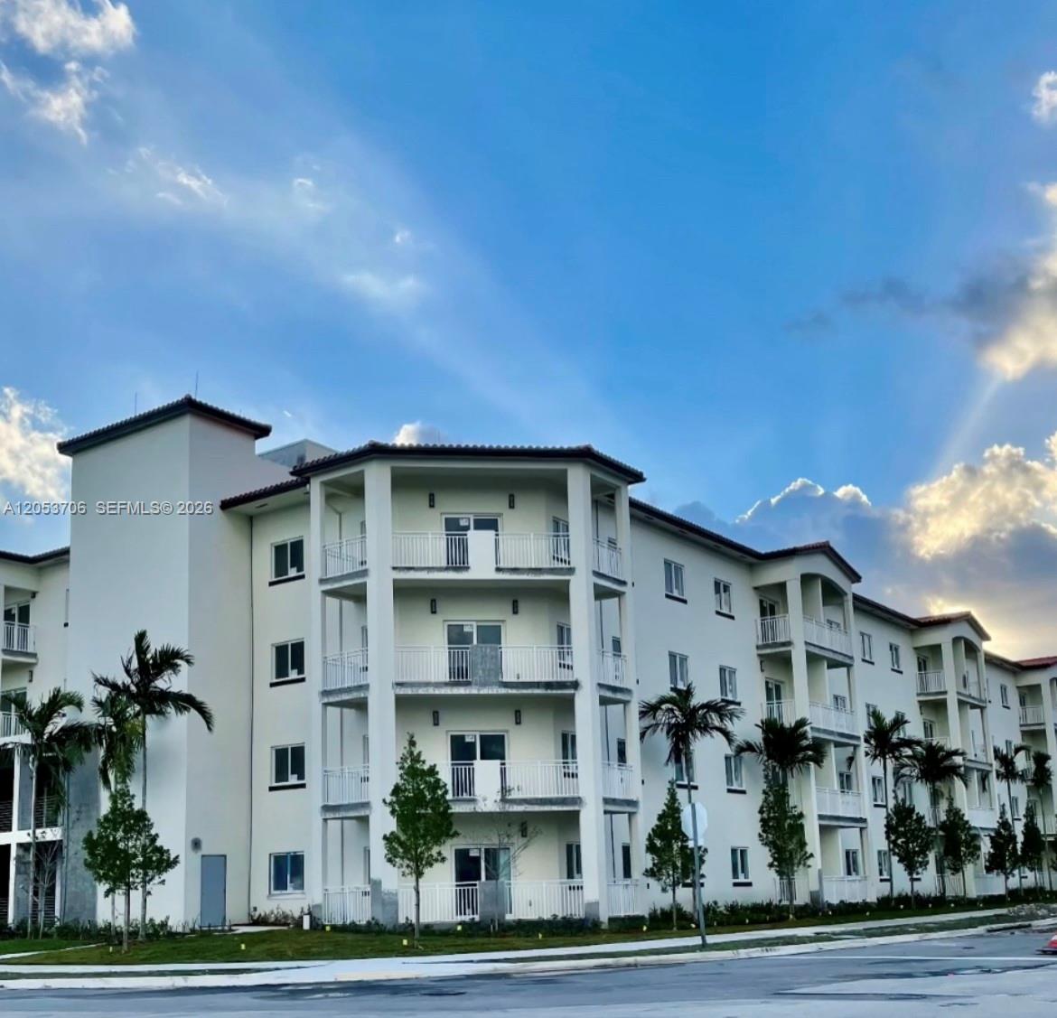 10950 NW 82nd St #422 - 10950 NW 82nd St #422, Doral, FL 33178 Luxury Property | Jose Angel Pina