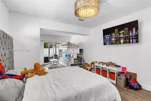 2424 NE 18th Ave, Wilton Manors, FL 33305 - Photo 15