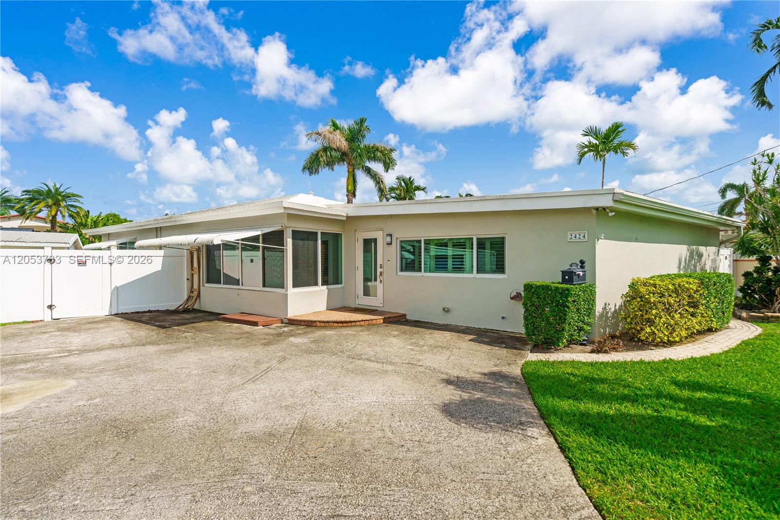 2424 NE 18th Ave