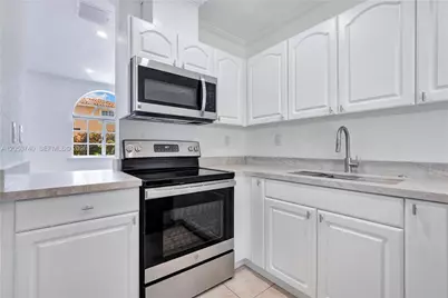 7711 SW 94th Ter, Miami, FL 33156 - Photo 9