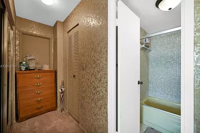 7135 Collins Ave #435, Miami Beach, FL 33141 - Photo 11