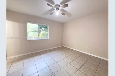 687 SW 10th St, Florida City, FL 33034 - Photo 13