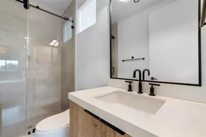 7541 NW 100th Ave, Doral, FL 33178 - Photo 11