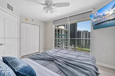 1200 Brickell Bay Dr #2423, Miami, FL 33131 - Photo 19