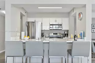 1200 Brickell Bay Dr, Miami, FL 33131 - Photo 5