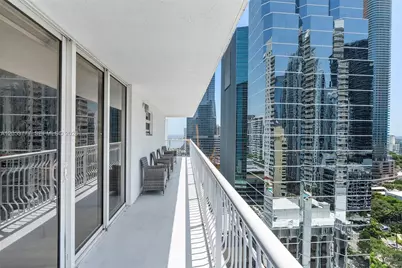 1200 Brickell Bay Dr #2423, Miami, FL 33131 - Photo 15