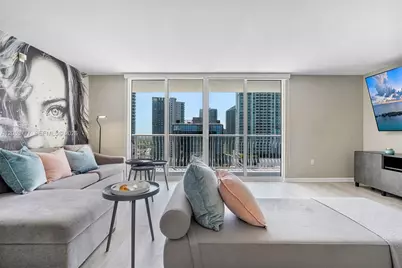 1200 Brickell Bay Dr #2423, Miami, FL 33131 - Photo 13