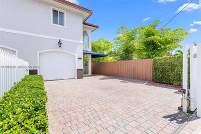 4023 SW 10th St, Miami, FL 33134 - Photo 9