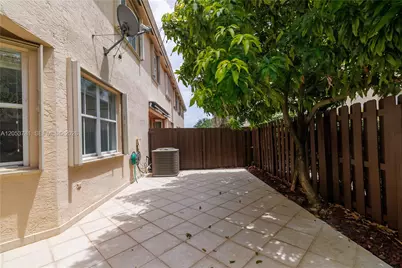 3126 NW 101st Ct, Doral, FL 33172 - Photo 35