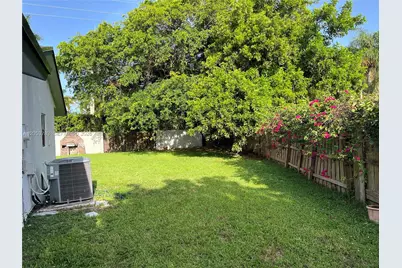 590 SW 166th Ter, Weston, FL 33326 - Photo 5