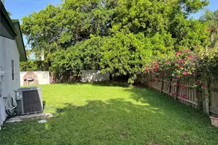 590 SW 166th Terrace, Weston, FL 33326 - Photo 5