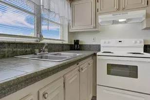 4047 NW 16th St, Lauderhill, FL 33313 - Photo 9