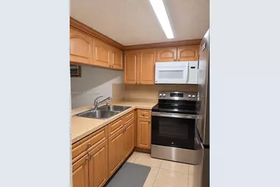 1705 W 58th St #B-27, Hialeah, FL 33012 - Photo 5