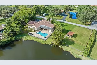 10950 SW 40th Ct, Davie, FL 33328 - Photo 35