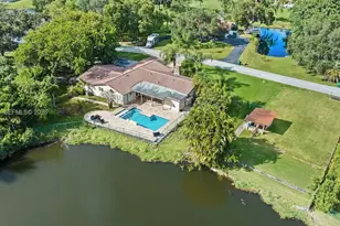 10950 SW 40 Ct, Davie, FL 33328 - Photo 35