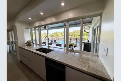 10950 SW 40th Ct, Davie, FL 33328 - Photo 23