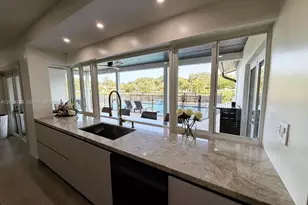 10950 SW 40 Ct, Davie, FL 33328 - Photo 23