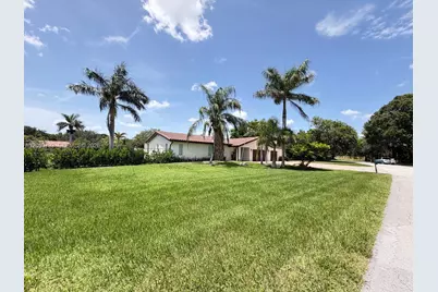 10950 SW 40th Ct, Davie, FL 33328 - Photo 9