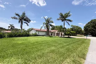 10950 SW 40 Ct, Davie, FL 33328 - Photo 9