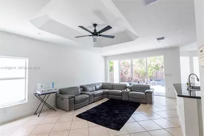 10873 NW 71st St, Doral, FL 33178 - Photo 13